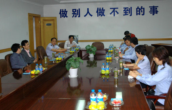 溧陽(yáng)市地稅局來(lái)上上集團(tuán)開展納稅人之家“交流體驗(yàn)日”活動(dòng)